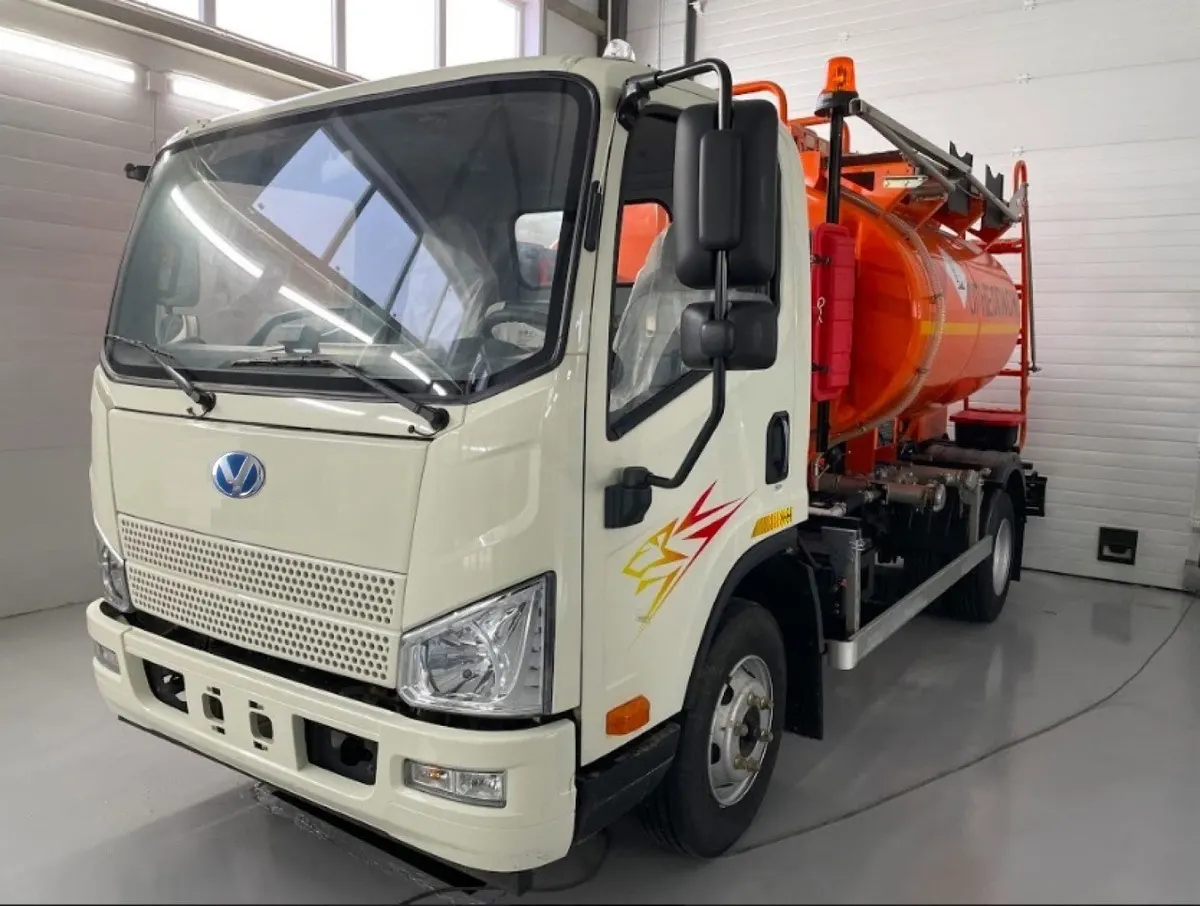 Автотопливозаправщик FAW TIGER V (YANSHI 10) 4х4